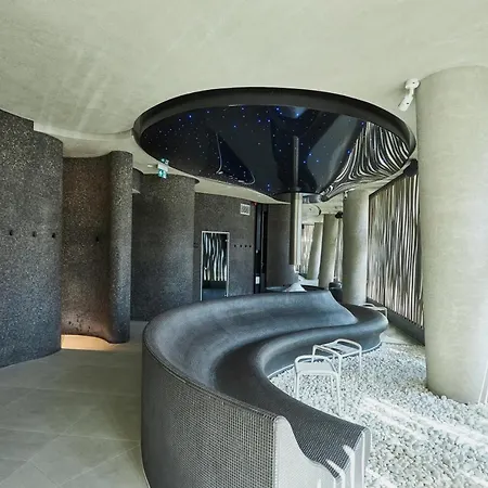 Wave Resort&spa - Gold Sea View * 미엥지즈드로예