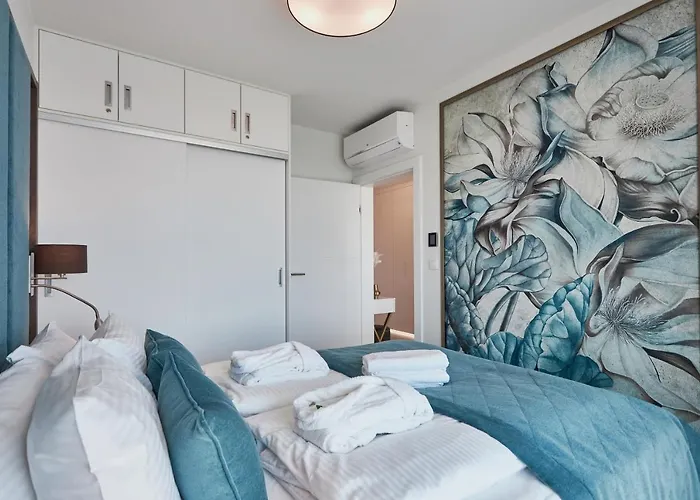 Wave - Gold Sea View